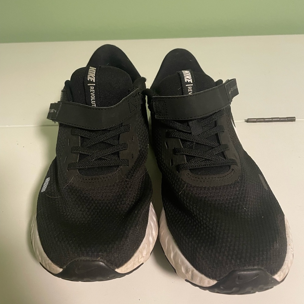 Nike Trainer Black 7.5 Zip